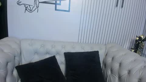 Snapshot of bonny_petite chatting on 04/30/26, 11:27 Vicky online show from 04/30/26, 11:27