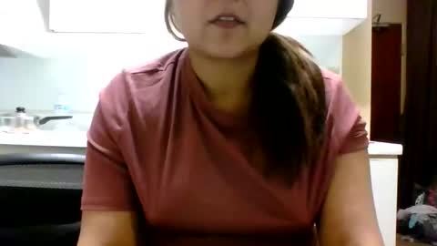 Snapshot of bookishdivya chatting on 12/17/25, 07:36 Divya online show from 12/17/25, 07:36