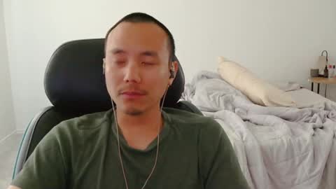 Snapshot of boombeems chatting on 03/30/26, 10:11 boombeems online show from 03/30/26, 10:11