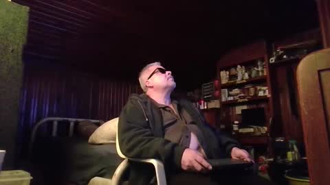 Booshwa online show from 10/21/25, 06:08