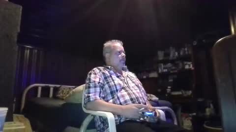 Booshwa online show from 10/23/25, 06:34