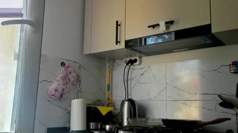 Klaras room online show from 05/04/26, 09:27