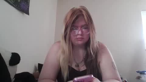 Snapshot of borderline_mutt chatting on 09/23/25, 06:44 borderline mutt online show from 09/23/25, 06:44