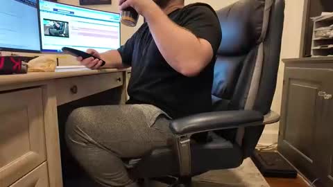 Snapshot of boredhorndog chatting on 01/18/26, 10:13 Boredhorndog online show from 01/18/26, 10:13