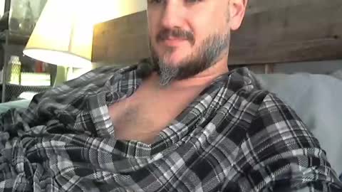 Snapshot of bostonfun25 chatting on 01/10/25, 04:20 Sebastien online show from 01/10/25, 04:20