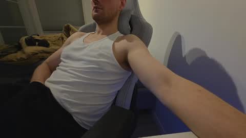 Snapshot of bottomtsinner chatting on 03/06/26, 11:56 bottomtsinner online show from 03/06/26, 11:56