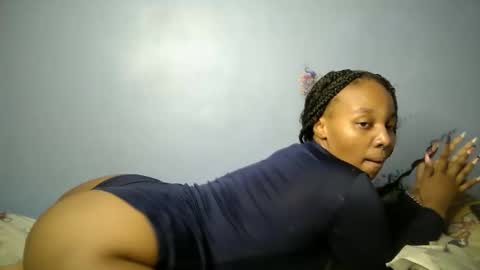 botty_queen online show from 05/12/26, 06:43
