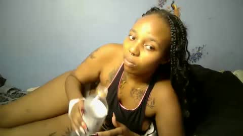 botty_queen online show from 05/19/26, 06:36