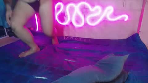 Snapshot of bottylicious_carla chatting on 10/24/25, 02:08 Carla online show from 10/24/25, 02:08