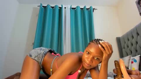 Snapshot of bouncy_booty677 chatting on 10/22/25, 08:19 bouncy_booty677 online show from 10/22/25, 08:19