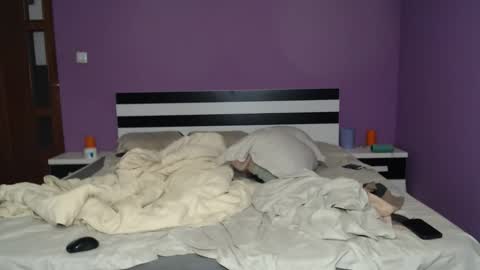 Angel-Boy online show from 10/12/25, 04:39