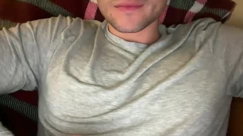 Snapshot of boy4dads323 chatting on 12/15/25, 11:42 boy4dads online show from 12/15/25, 11:42