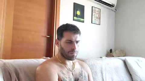 Snapshot of boy_aroundtheworld chatting on 10/11/25, 11:09 Dan online show from 10/11/25, 11:09