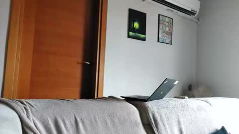 Snapshot of boy_aroundtheworld chatting on 10/22/25, 10:26 Dan online show from 10/22/25, 10:26