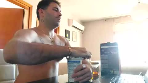 Snapshot of boy_aroundtheworld chatting on 10/28/25, 12:41 Dan online show from 10/28/25, 12:41