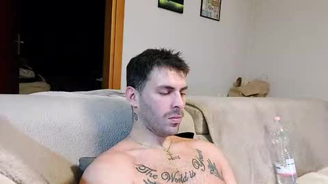 Snapshot of boy_aroundtheworld chatting on 10/31/25, 02:45 Dan online show from 10/31/25, 02:45