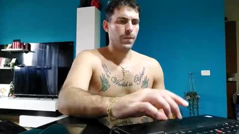 Snapshot of boy_aroundtheworld chatting on 10/31/25, 02:51 Dan online show from 10/31/25, 02:51