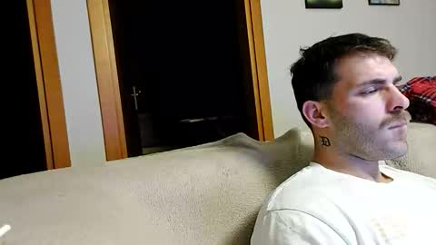 Snapshot of boy_aroundtheworld chatting on 11/18/25, 01:22 Dan online show from 11/18/25, 01:22