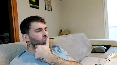 Snapshot of boy_aroundtheworld chatting on 11/23/25, 03:01 Dan online show from 11/23/25, 03:01