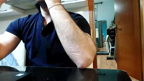 Snapshot of boy_aroundtheworld chatting on 11/24/25, 03:45 Dan online show from 11/24/25, 03:45