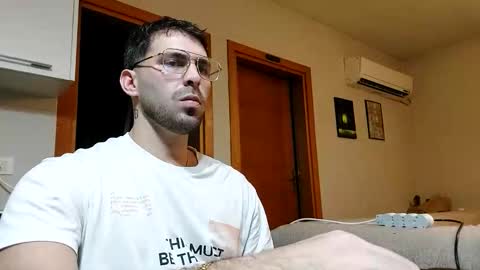 Snapshot of boy_aroundtheworld chatting on 11/27/25, 04:31 Dan online show from 11/27/25, 04:31