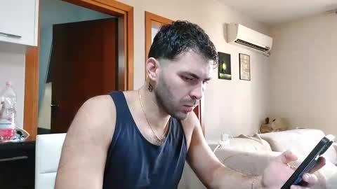 Snapshot of boy_aroundtheworld chatting on 11/30/25, 01:59 Dan online show from 11/30/25, 01:59