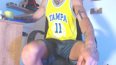 boy_master5 online show from 02/01/25, 10:48