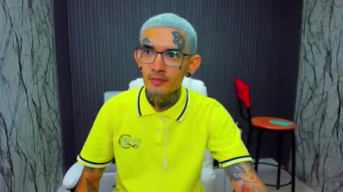 Snapshot of boy_tatto77 chatting on 12/17/25, 08:26 boy_tatto77 online show from 12/17/25, 08:26