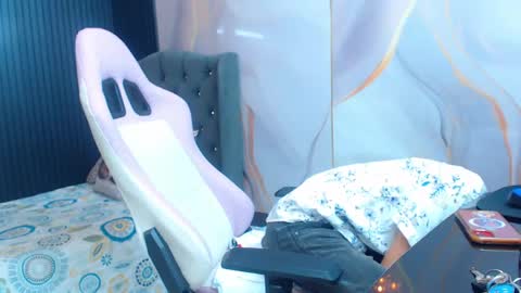 boy_tatto77 online show from 05/07/26, 12:10