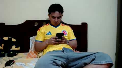 Snapshot of boyfit2023 chatting on 06/07/26, 10:24 boyfit2023 online show from 06/07/26, 10:24