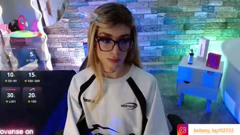 boyfox_tay online show from 09/22/25, 03:41