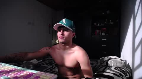 Snapshot of boylatin_777 chatting on 02/04/26, 09:20 miguel online show from 02/04/26, 09:20