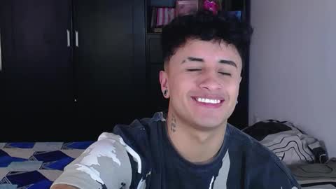 Snapshot of boylatin_777 chatting on 02/25/26, 03:32 miguel online show from 02/25/26, 03:32