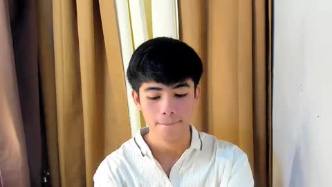 Snapshot of boynextdoor4ux chatting on 02/04/26, 11:53 HI IM JAMES DONT FORGET GIVE ME THUMBS UP AND JOIN TO MY FANCLUB online show from 02/04/26, 11:53