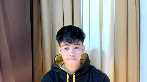 Snapshot of boynextdoor4ux chatting on 04/06/26, 10:33 HI IM JAMES DONT FORGET GIVE ME THUMBS UP AND JOIN TO MY FANCLUB online show from 04/06/26, 10:33