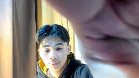 Snapshot of boynextdoor4ux chatting on 04/10/26, 10:47 HI IM JAMES DONT FORGET GIVE ME THUMBS UP AND JOIN TO MY FANCLUB online show from 04/10/26, 10:47