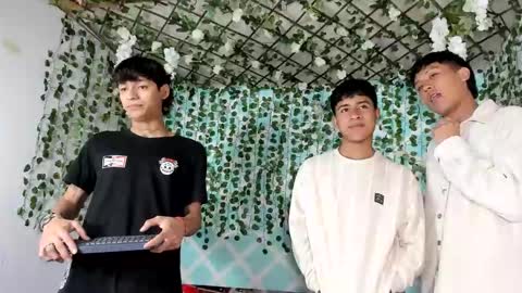 boys4hot_777 online show from 02/13/25, 07:10