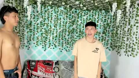 boys4hot_777 online show from 02/14/25, 07:33