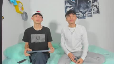 boys4hot_777 online show from 03/06/25, 03:56