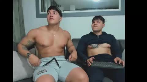 Snapshot of boys_blackandwhite chatting on 01/21/25, 12:57 boys_blackandwhite online show from 01/21/25, 12:57