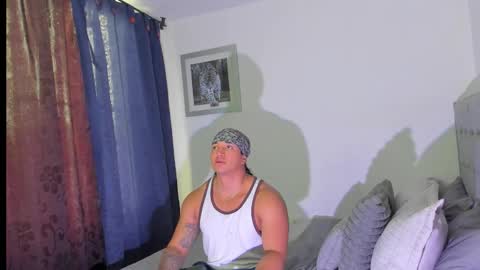 Snapshot of boys_blackandwhite chatting on 11/30/25, 09:41 boys_blackandwhite online show from 11/30/25, 09:41