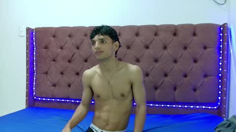 ALEX - TAYLER  -MIKE online show from 02/14/25, 01:29