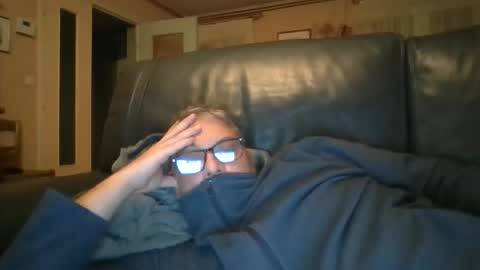 Snapshot of bozo81 chatting on 09/16/25, 07:37 bozo81 online show from 09/16/25, 07:37