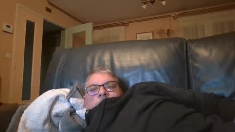 Snapshot of bozo81 chatting on 09/20/25, 05:25 bozo81 online show from 09/20/25, 05:25