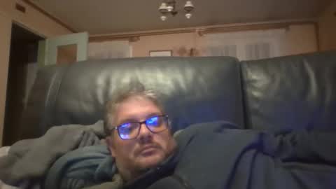 Snapshot of bozo81 chatting on 11/03/25, 06:09 bozo81 online show from 11/03/25, 06:09