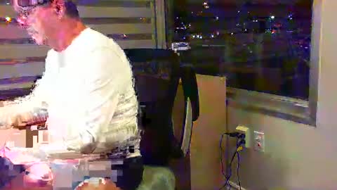 Snapshot of bozou chatting on 12/12/24, 12:59 bozou online show from 12/12/24, 12:59