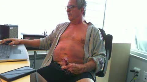 Snapshot of bozou chatting on 01/07/25, 07:17 bozou online show from 01/07/25, 07:17