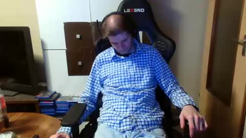 Snapshot of bponie1 chatting on 12/28/24, 05:12 bponie1 online show from 12/28/24, 05:12