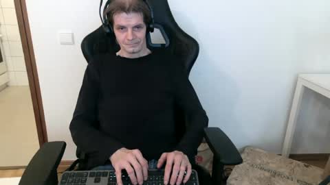 Snapshot of bponie1 chatting on 03/11/25, 08:30 bponie1 online show from 03/11/25, 08:30