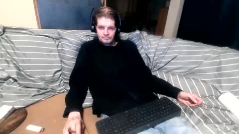 Snapshot of bponie1 chatting on 09/16/25, 02:56 bponie1 online show from 09/16/25, 02:56